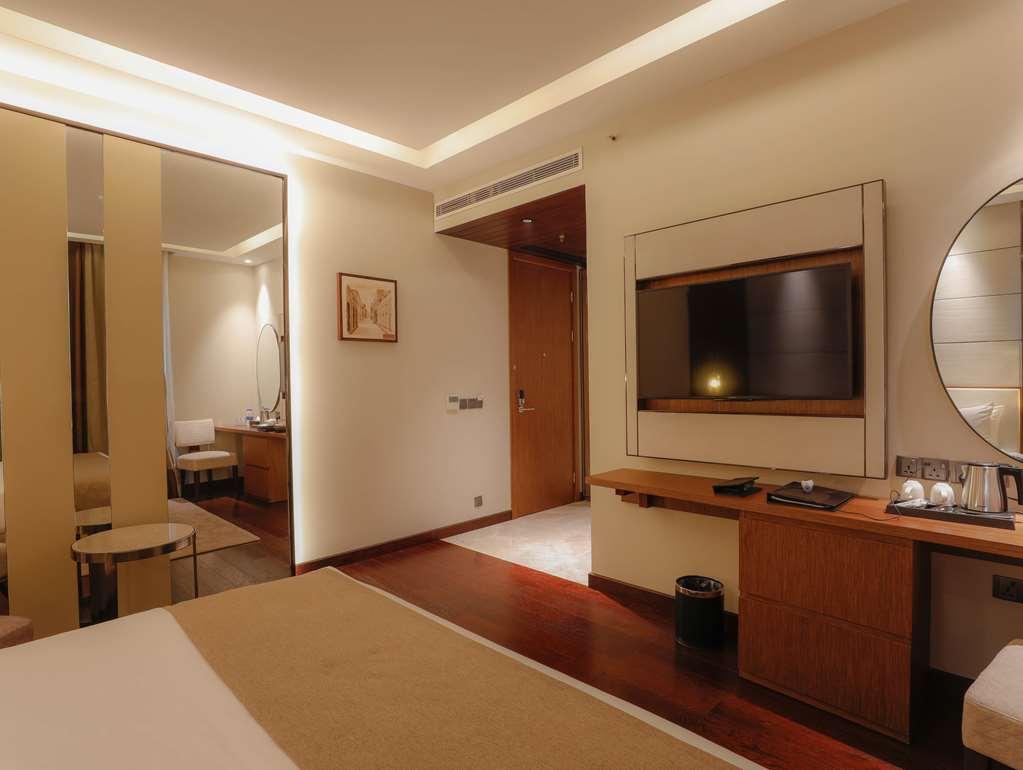 Best Western Plus Maya - Luxury Collection Hotel Dhaka Room photo